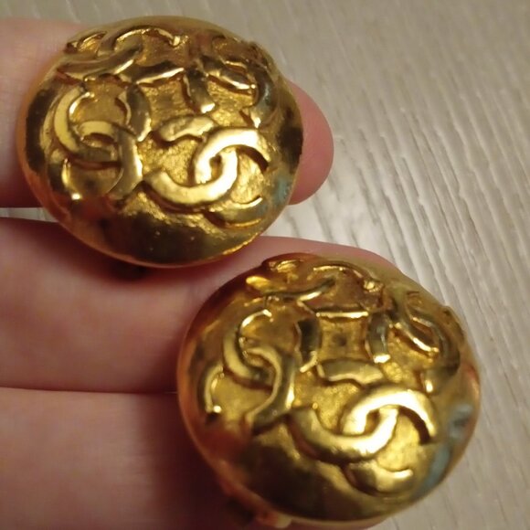 Chanel Vintage Clip-On Earrings ๐ Interlocking CCs RARE - Picture 12 of 14